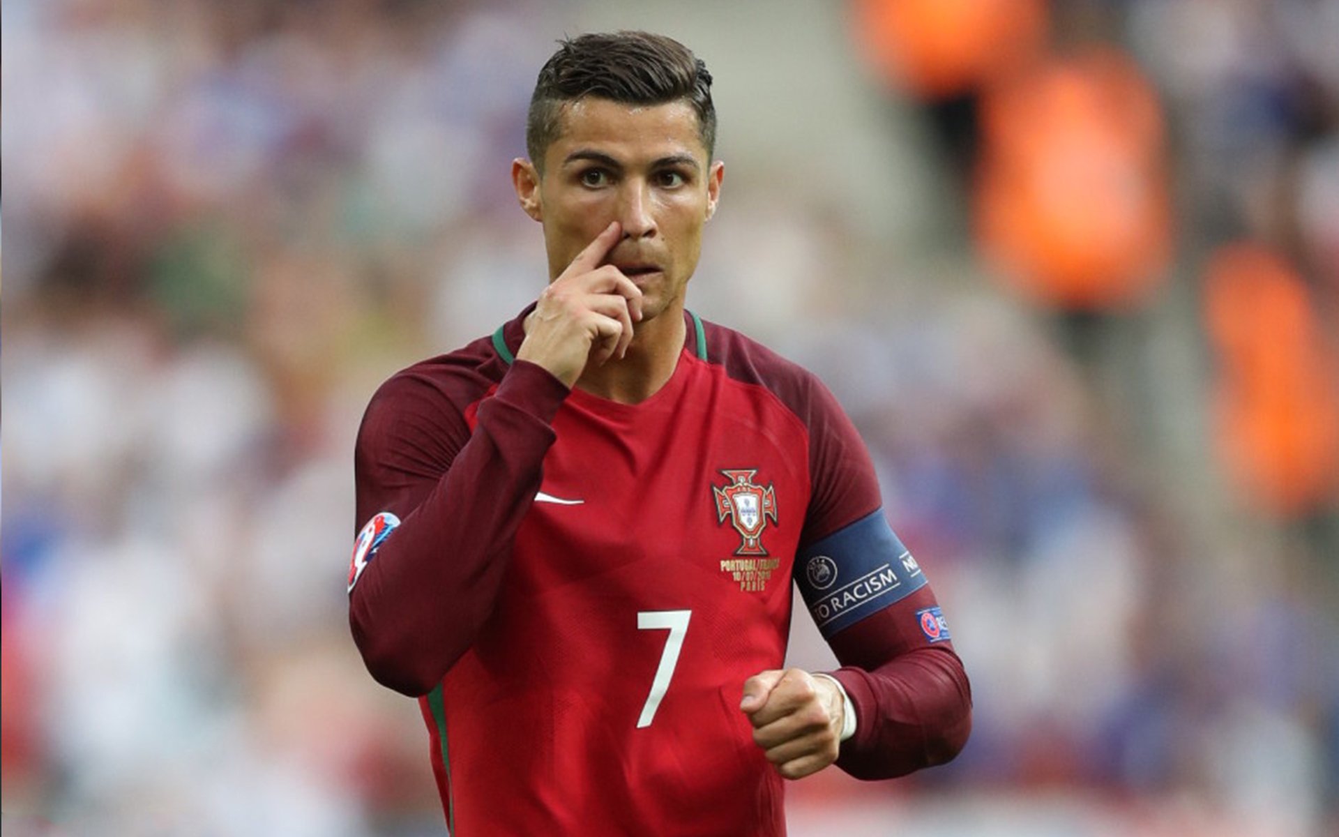 九游中心官网-“岩壁飞跃：高空赛段的极限表现”，岩壁跳跃